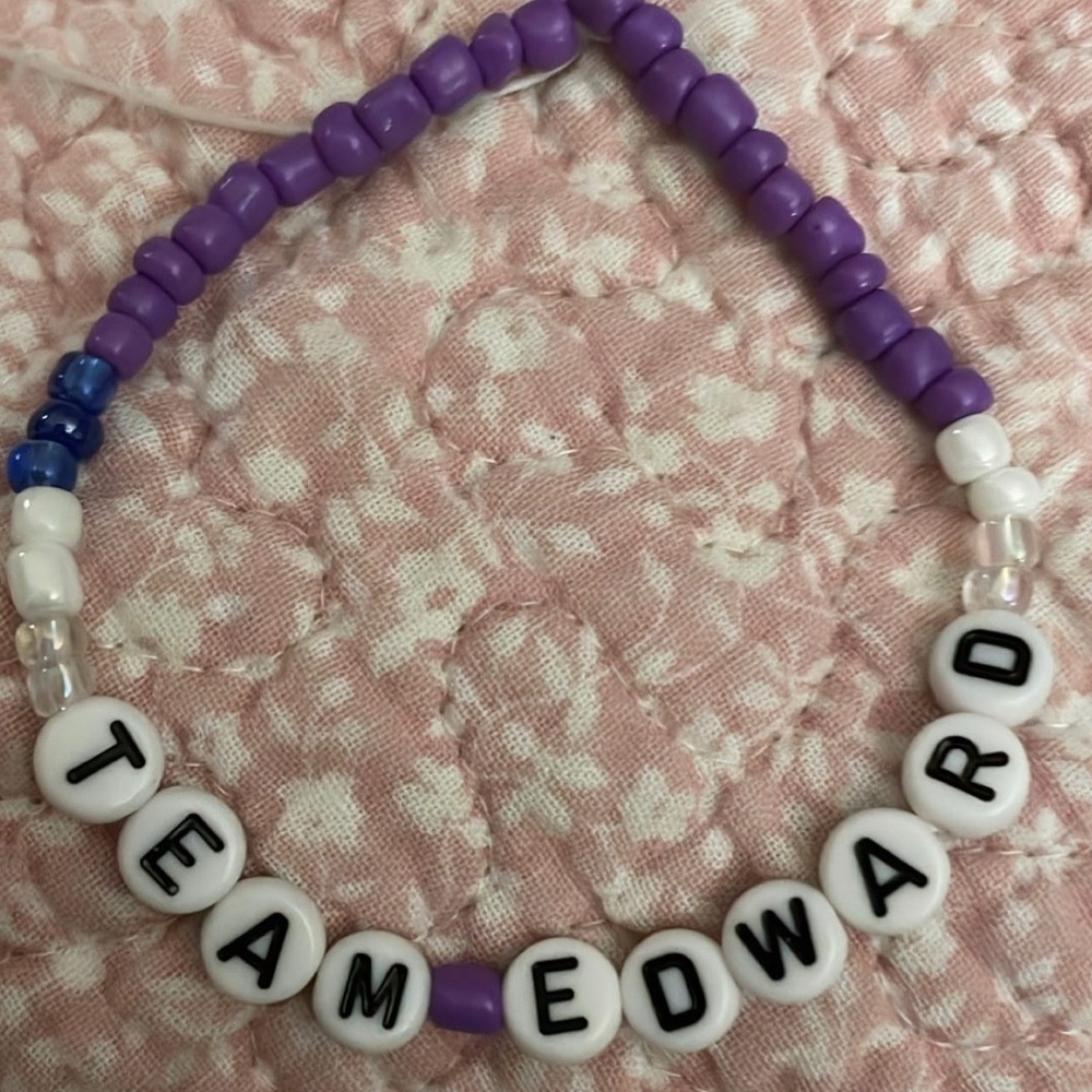 TWILIGHT TEAM EDWARD CULLEN (obviously) BEADED HANDMADE BRACELET